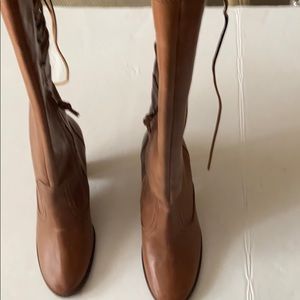 Latigo boots nwot
